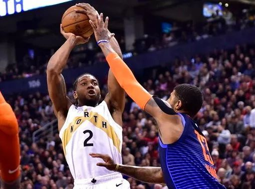 练和球员保 练和球员保