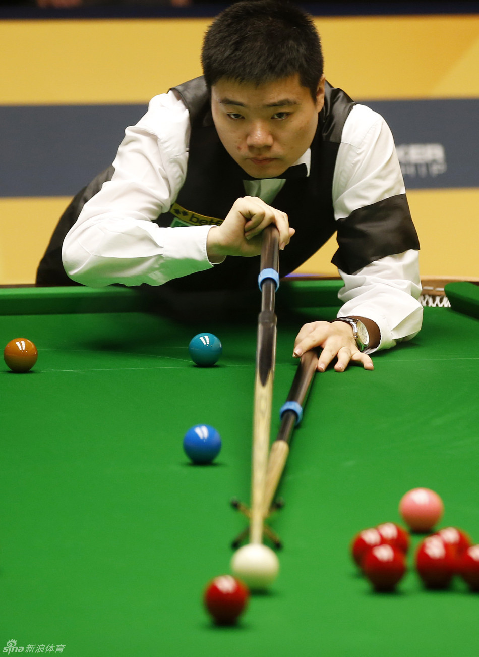 在足球比赛 在足球比赛